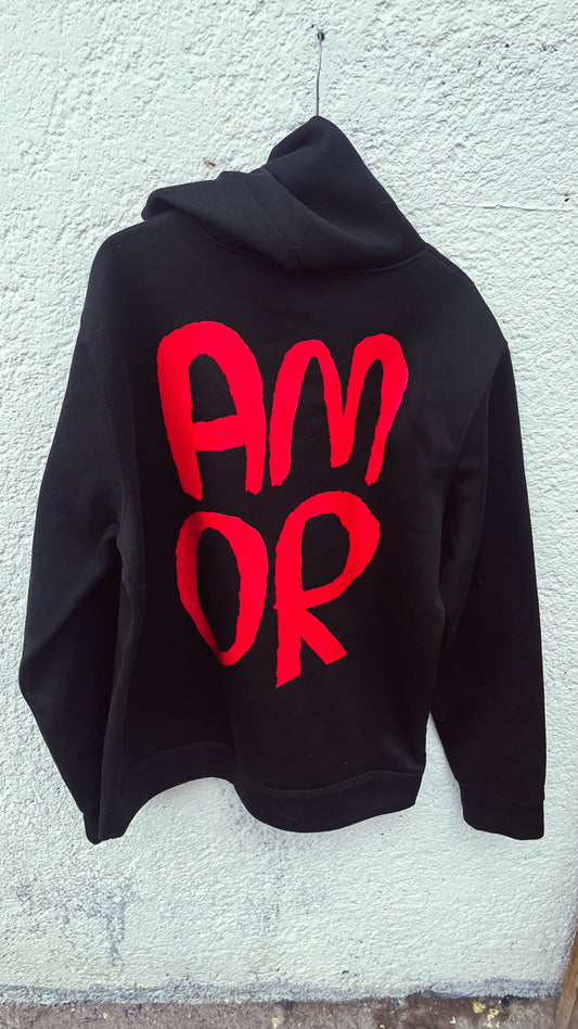 Hoodie Amor – Negra con Estampado Rojo | Tornagris