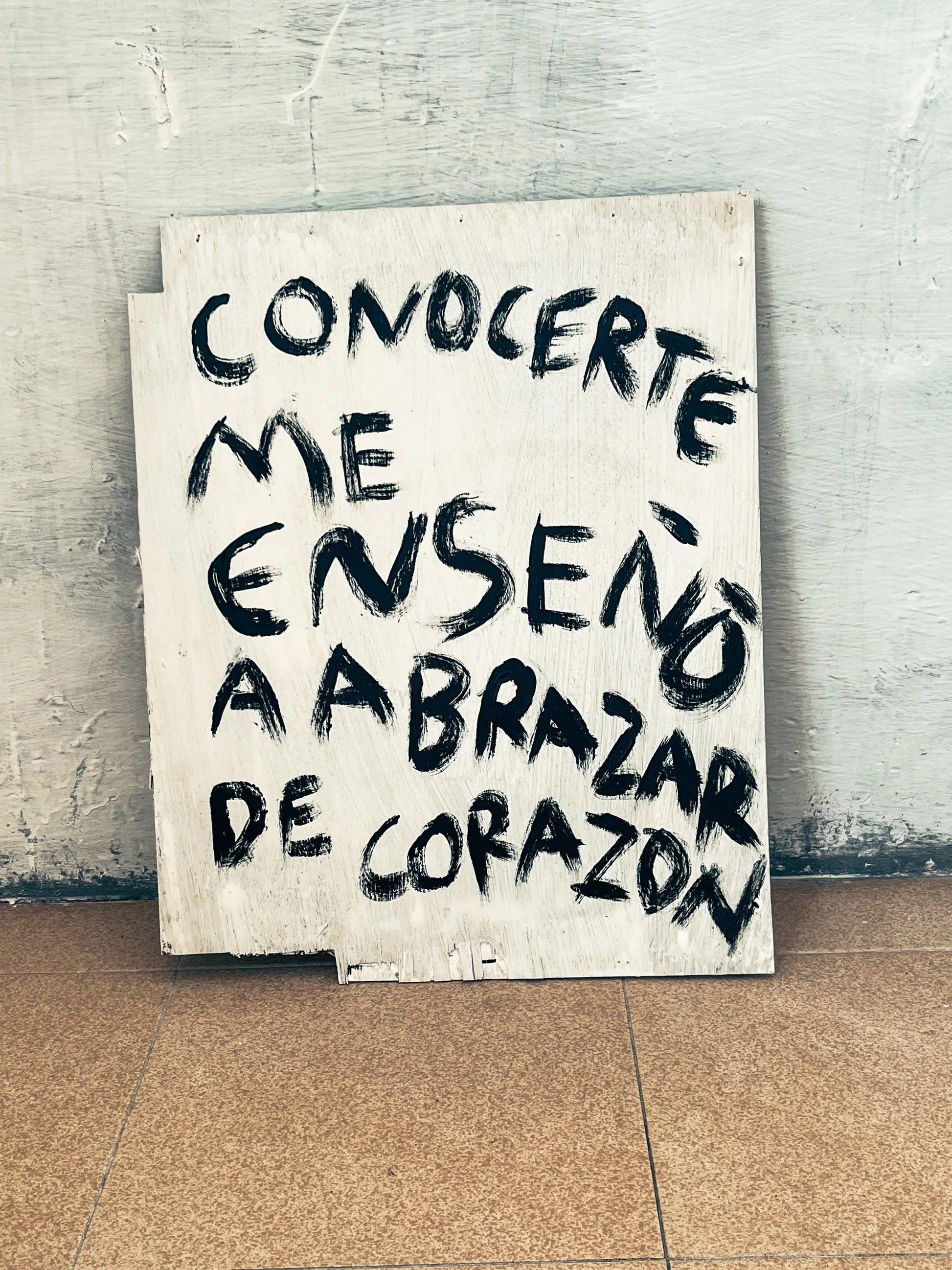 Conocerte me enseño a abrazar el corazon (Pintura original) Torna Gris - Artista Mexicano