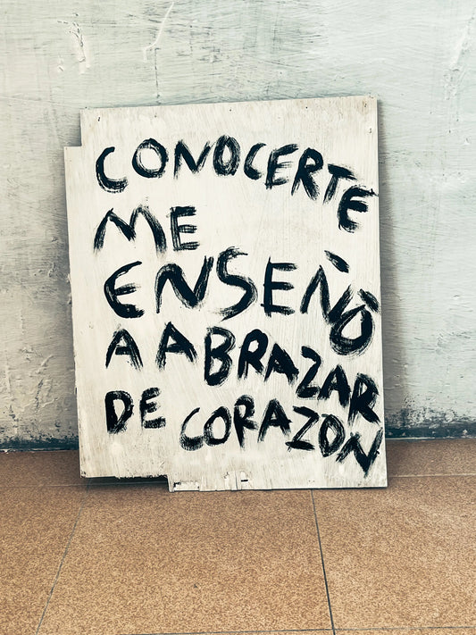Conocerte me enseño a abrazar el corazon (Pintura original) Torna Gris - Artista Mexicano
