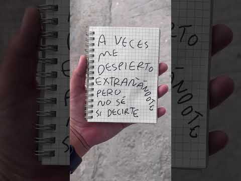 A veces me despierto extrañándote pero no sé si decirte #extrañar #amor #frases
