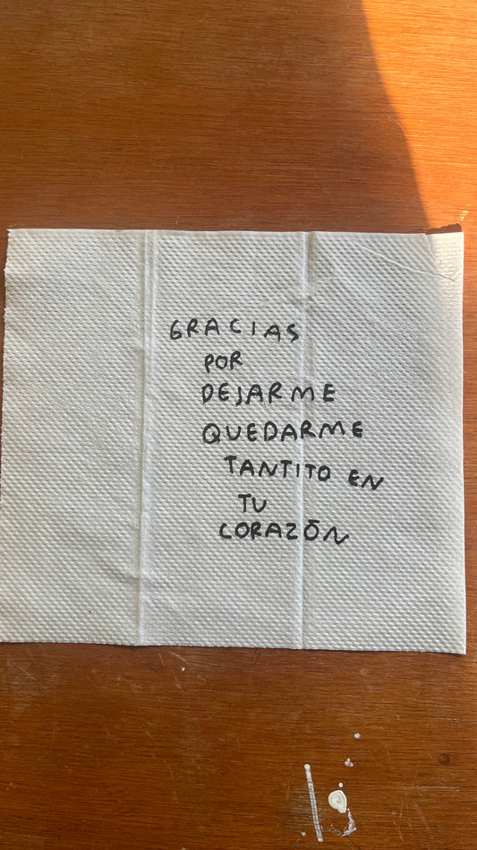 Gracias por Dejarme Quedarme en Tu Corazón – Servilleta Enmarcada Original