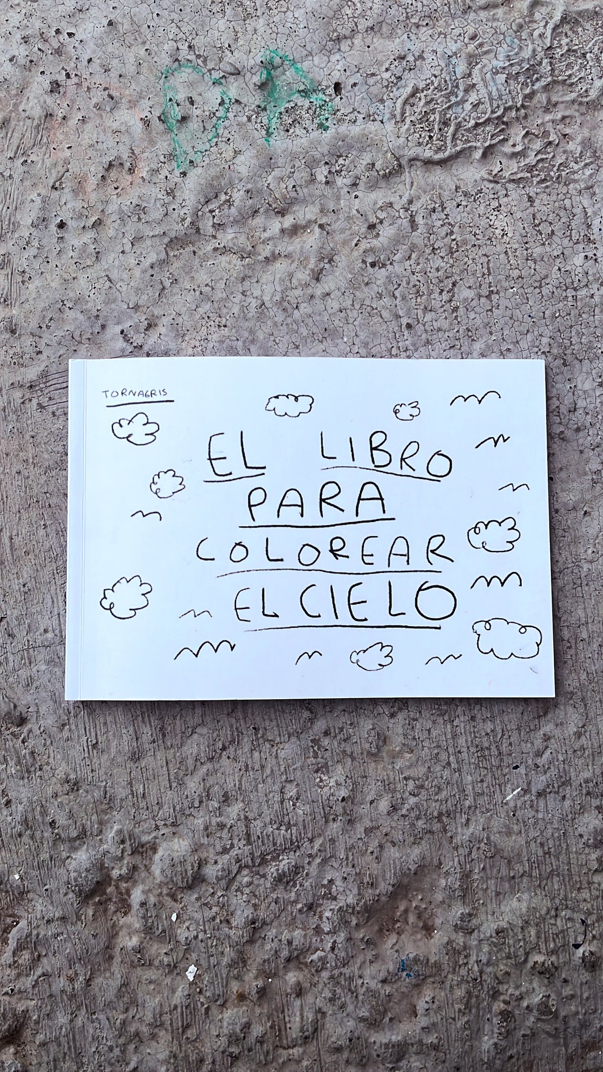 El libro para colorear las nubes