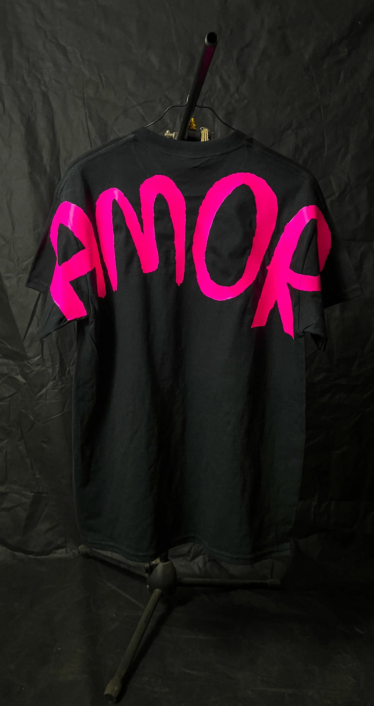 Amor B - Playera unisex Torna Gris - Artista Mexicano