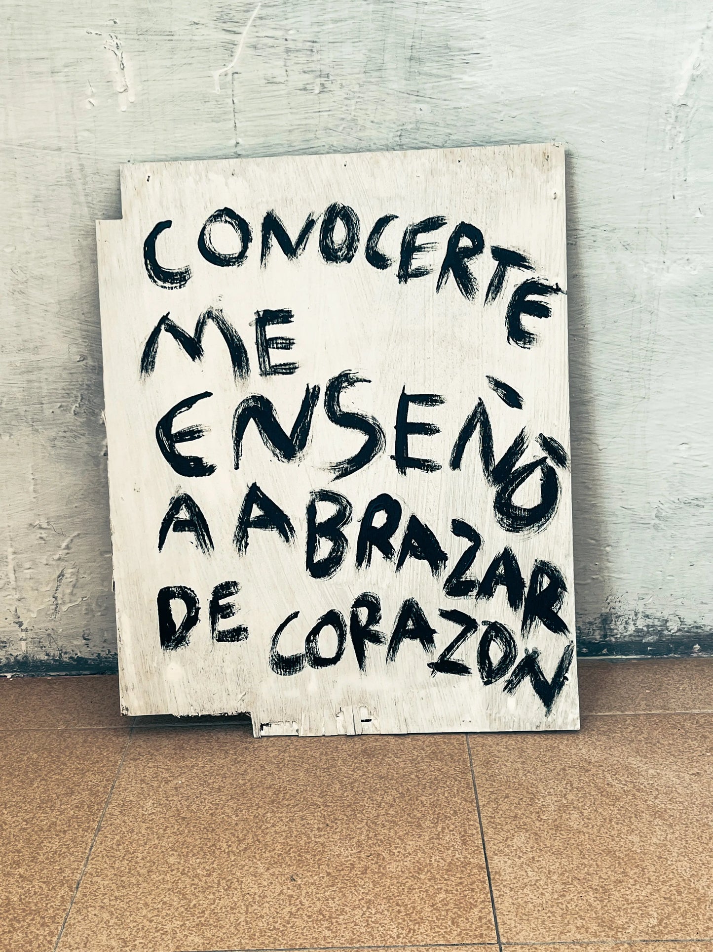 Conocerte me enseño a abrazar el corazon (Pintura original) Torna Gris - Artista Mexicano